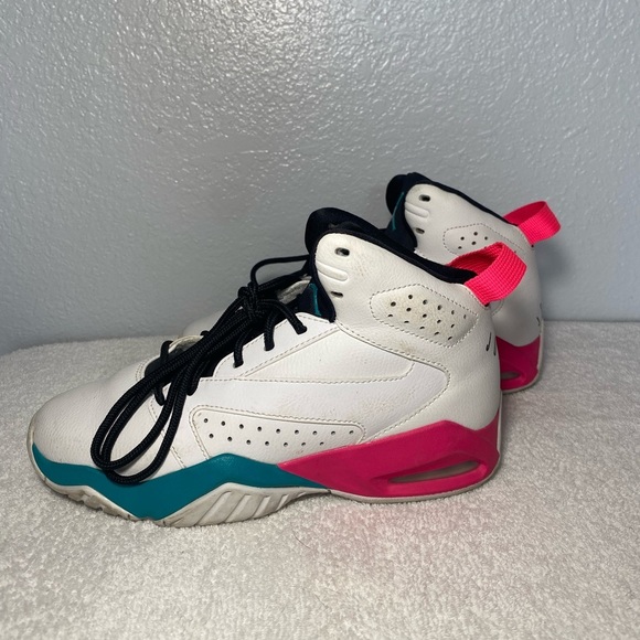 Nike Air Jordans White and Pink Sneakers Retro Design- size 5Y - Picture 1 of 9